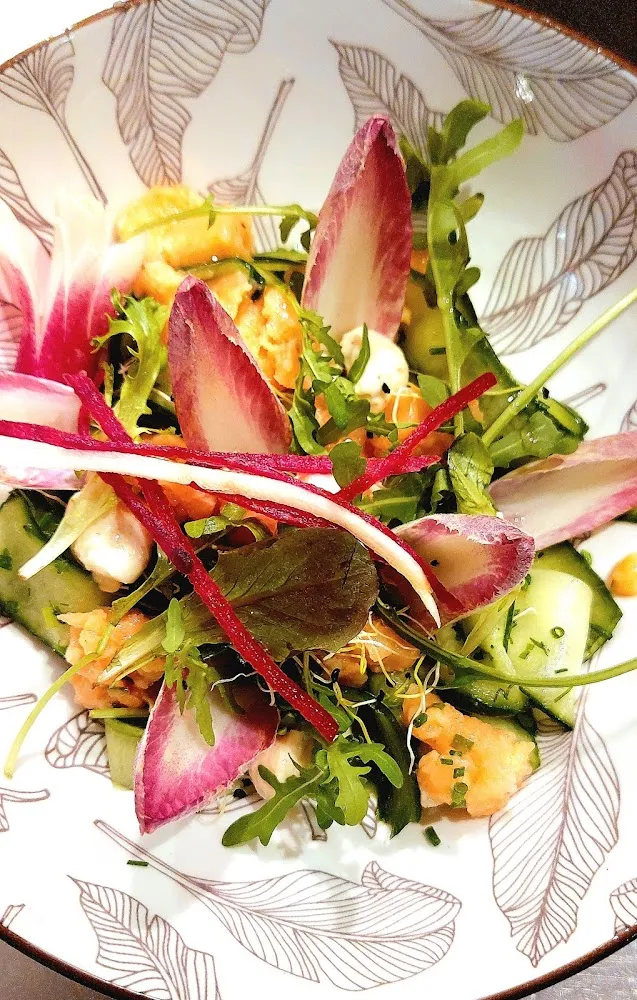 Salade Fraicheur Concombres Marinés Saumon Et Tarama À Truffe D Été